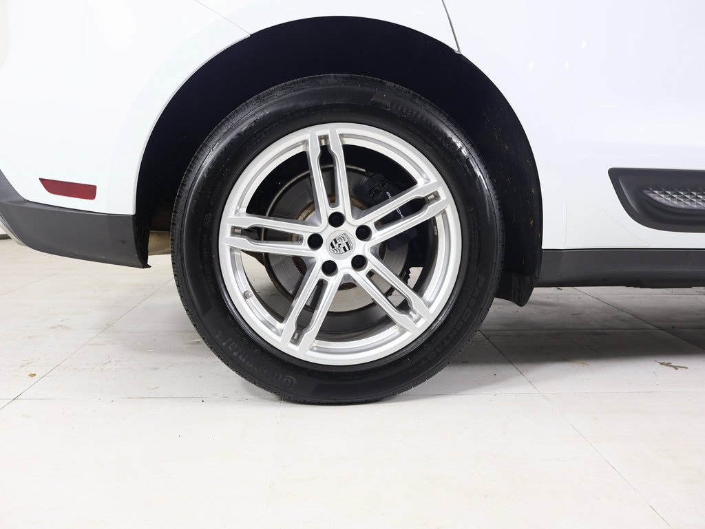 Used 2025 Porsche Macan AWD/4WD image 20