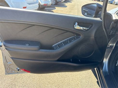 Used 2016 Kia Forte SX image 11