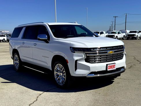 Used 2023 Chevrolet Suburban Premier w/ Advanced Technology Package image 4