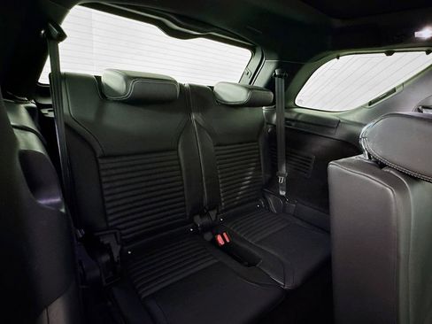 Used 2023 Land Rover Discovery S R-Dynamic image 26