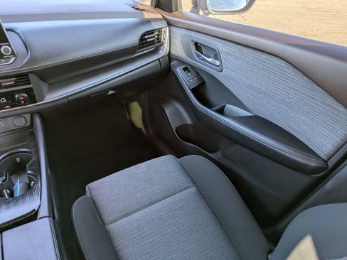 Used 2023 Nissan Rogue SV FWD image 17
