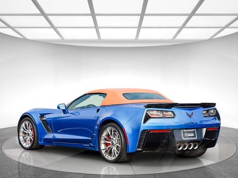 Used 2016 Chevrolet Corvette Z06 w/ 3LZ Preferred Equipment Group image 2
