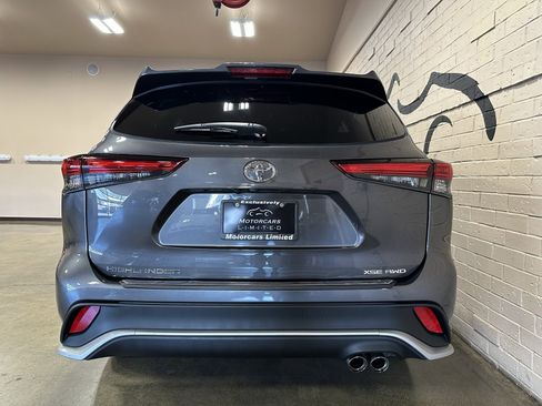Used 2021 Toyota Highlander XSE image 5