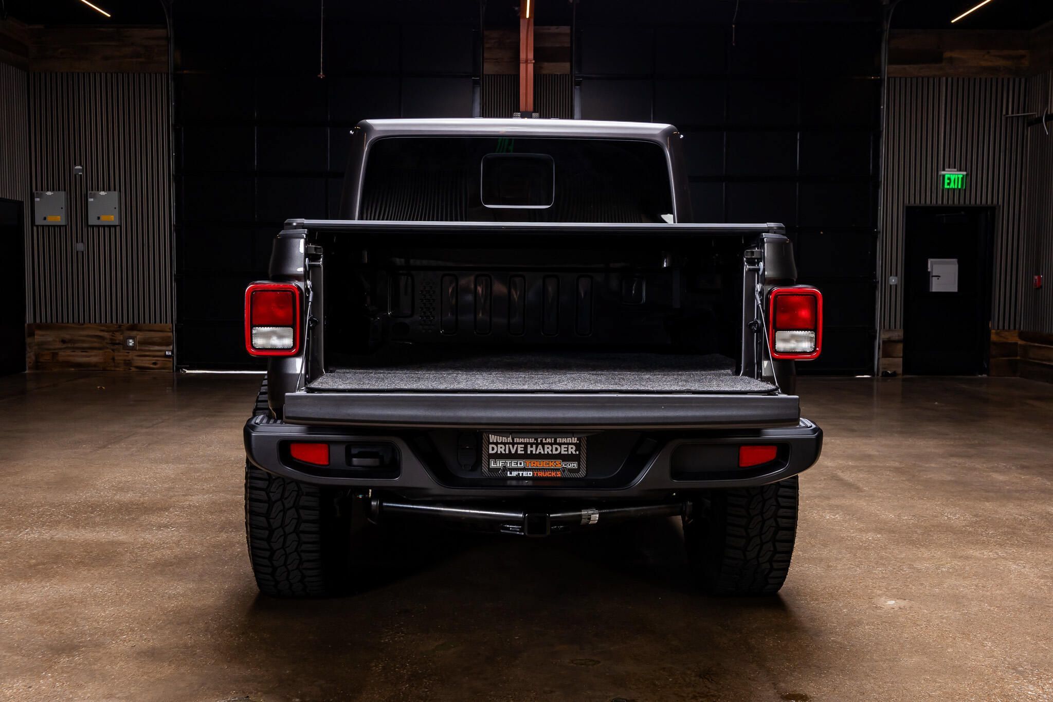 Used 2025 Jeep Gladiator Sport AWD/4WD image 8