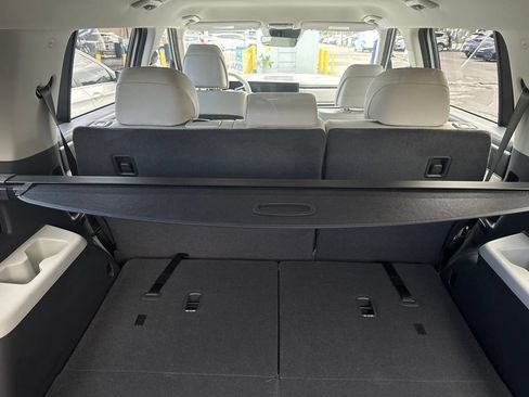 Used 2024 Hyundai Santa Fe SEL FWD image 16