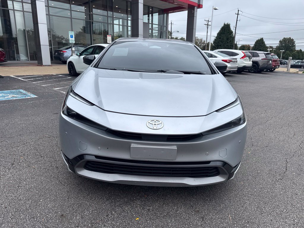 Certified 2025 Toyota Prius XLE FWD image 8