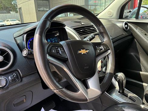 Used 2015 Chevrolet Trax LT w/ LT Plus Package FWD image 13