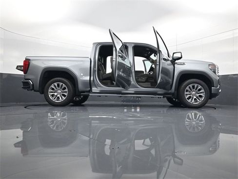 Used 2025 GMC Sierra 1500 Denali w/ Technology Package image 33