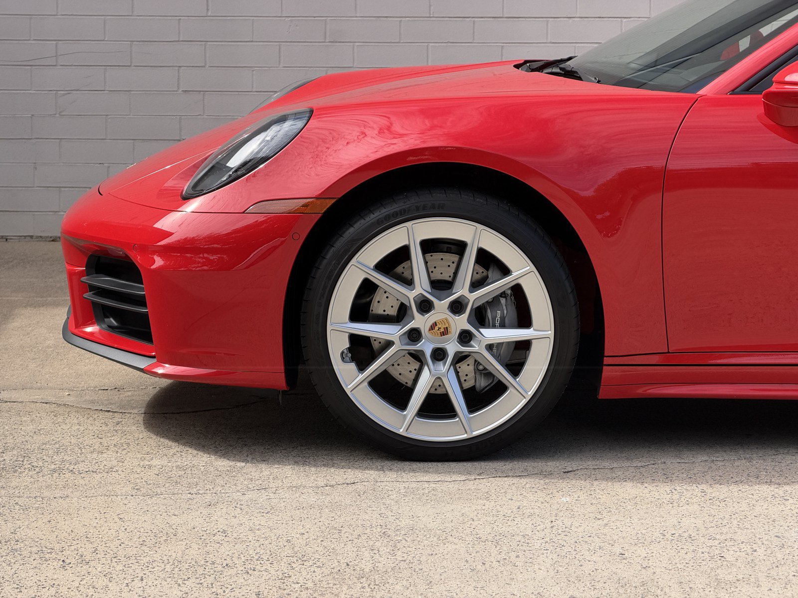 Used 2025 Porsche 911 Carrera RWD image 10