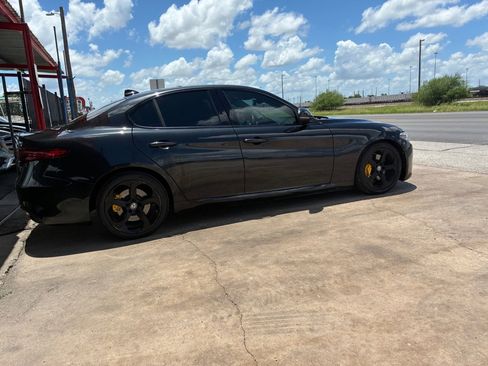 Used 2017 Alfa Romeo Giulia RWD image 20