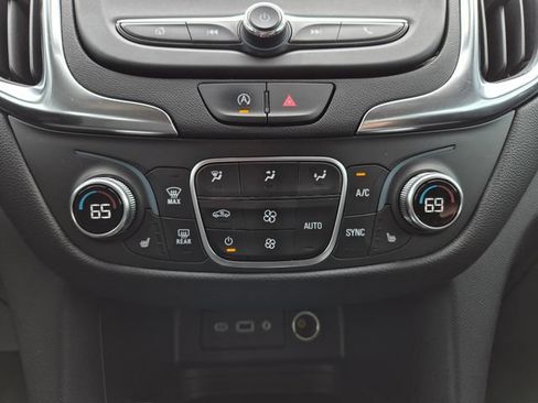 Certified 2024 Chevrolet Equinox LT w/ LPO, Floor Liner Package FWD image 27