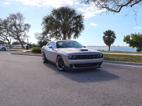 Used 2015 Dodge Challenger SRT Hellcat RWD image 46