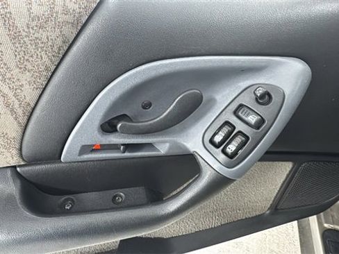 Used 2002 Chevrolet Camaro LT image 17