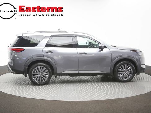 Used 2024 Nissan Pathfinder SL AWD/4WD image 44