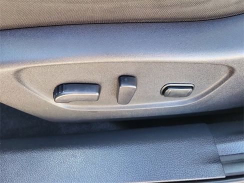 Used 2020 Nissan Rogue SV image 24