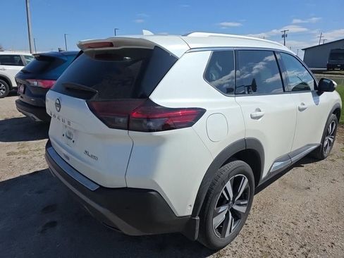 Used 2023 Nissan Rogue SL w/ SL Premium Package image 2