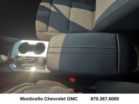 Used 2024 Chevrolet Blazer LT w/ Convenience Package FWD image 24