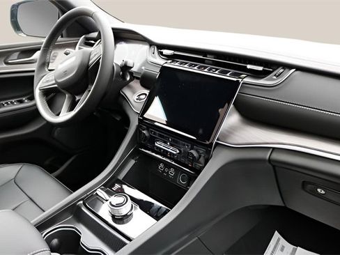 New 2025 Jeep Grand Cherokee Limited image 19