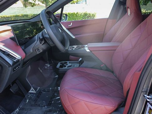 New 2026 BMW iX xDrive60 w/ Premium Package image 17