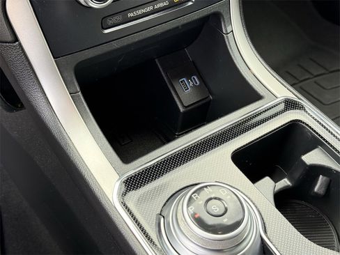 Used 2021 Ford Edge ST-Line image 26