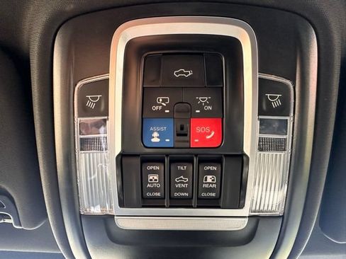 Used 2024 RAM 2500 Limited AWD/4WD image 34