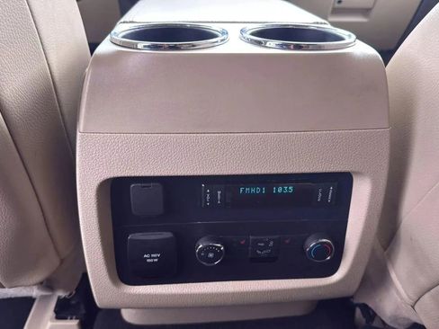 Used 2017 Ford Expedition Limited image 29