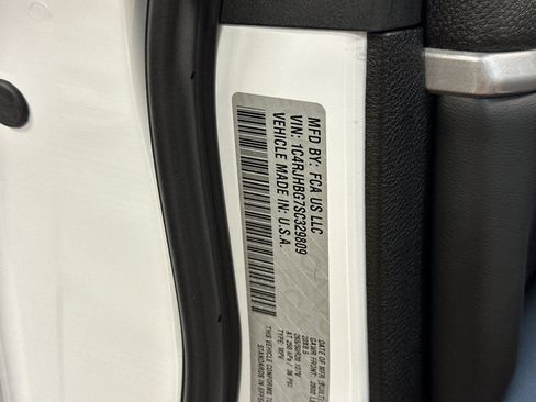 New 2025 Jeep Grand Cherokee Limited w/ Black Appearance Package image 27