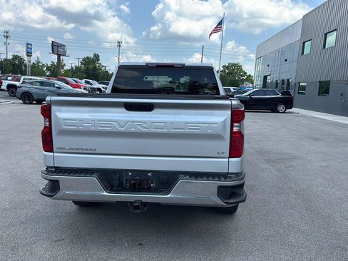 Used 2022 Chevrolet Silverado 1500 LT AWD/4WD image 4