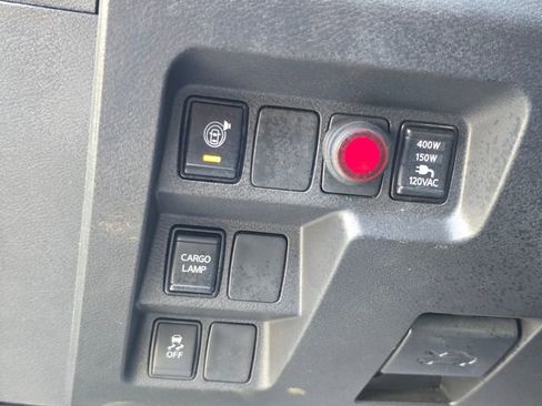 Used 2025 Nissan Frontier S w/ S Utility Package image 15