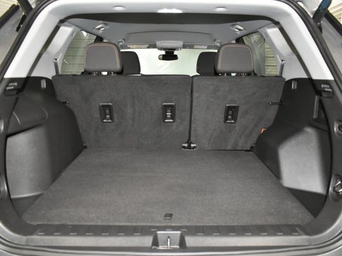 Used 2021 GMC Terrain SLE w/ Driver Convenience Package FWD image 25
