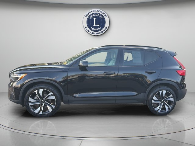 Certified 2024 Volvo XC40 B5 Plus w/ Protection Package Premier AWD/4WD image 3