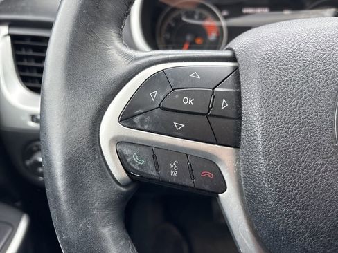 Used 2016 Jeep Cherokee Overland w/ Technology Group AWD/4WD image 21