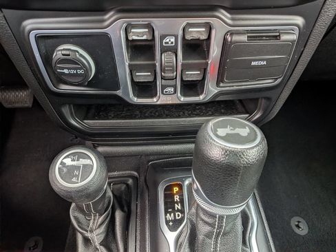 Used 2021 Jeep Wrangler Unlimited Sahara AWD/4WD image 21