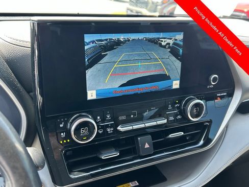 Used 2023 Toyota Highlander Limited FWD image 14