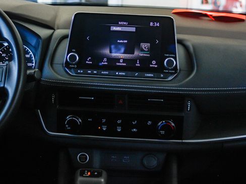 Used 2022 Nissan Rogue S image 13