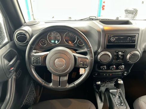 Used 2018 Jeep Wrangler Unlimited Sport S AWD/4WD image 11