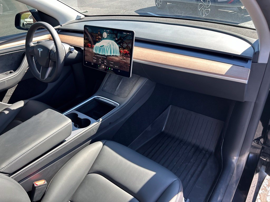 Used 2025 Tesla Model Y Performance AWD/4WD image 35