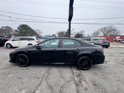 Used 2024 Toyota Camry LE image 5