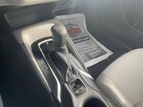 Used 2021 Toyota Corolla LE FWD image 15