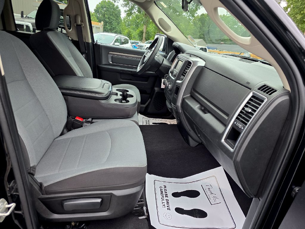 Used 2024 RAM 1500 Classic SLT AWD/4WD image 13
