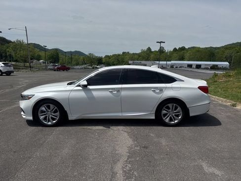 Used 2018 Honda Accord Touring image 5