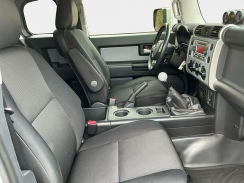 Used 2014 Toyota FJ Cruiser 4WD image 16