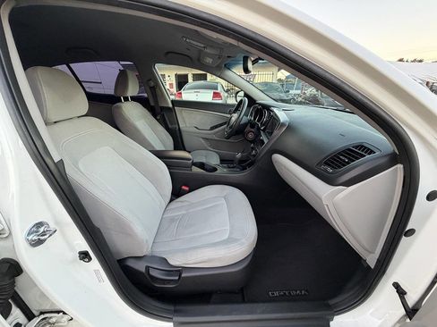 Used 2011 Kia Optima LX image 24