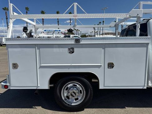 New 2025 Ford F350 XL w/ XL Chrome Package image 18