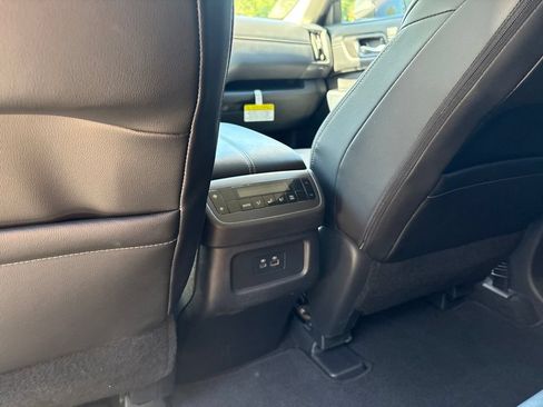 Certified 2023 Nissan Pathfinder SL AWD/4WD image 28
