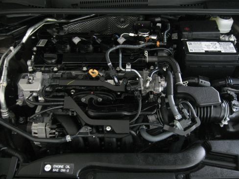 Used 2025 Toyota Corolla LE image 27