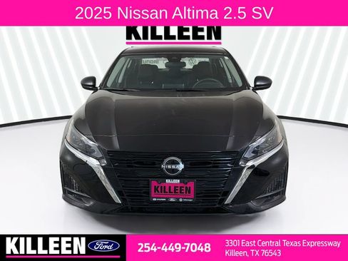 Used 2025 Nissan Altima 2.5 SV FWD image 2