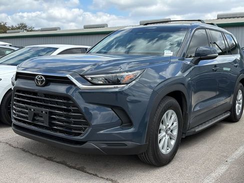 Used 2026 Toyota Grand Highlander XLE image 10