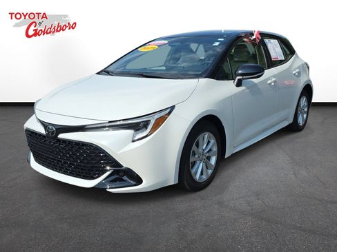 Used 2025 Toyota Corolla SE FWD image 1