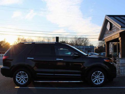 Used 2013 Ford Explorer XLT image 4